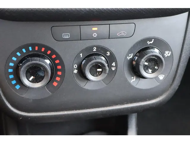 Fiat Punto Evo 0.9 TwinAir Edizione Cool 2013 Benzine 6