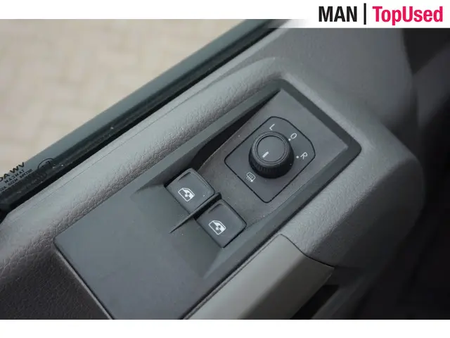 MAN TGE 3.180 2023 Diesel 15