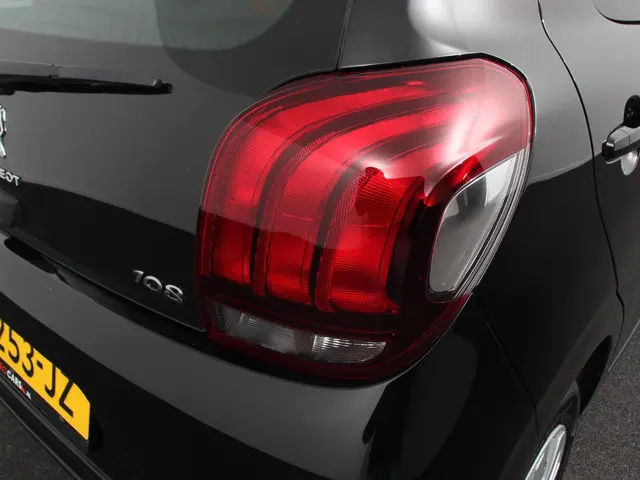 Peugeot 108 1.0 e-VTi Active 2021 Benzine 26