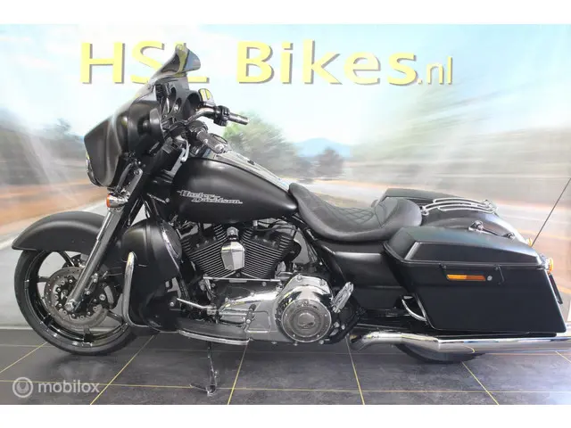 Harley-Davidson Street Glide 2