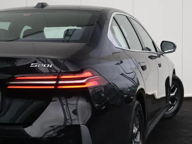 BMW 5 Serie 520i 2024 Benzine 12