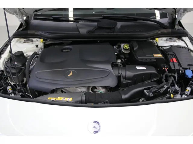 Mercedes-Benz CLA 180 2014 Benzine 25