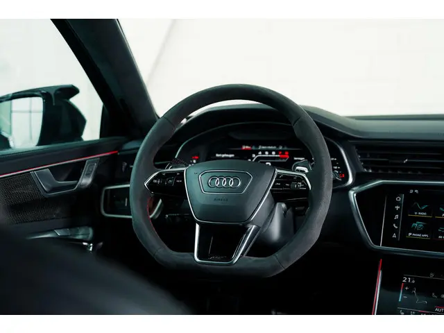 Audi RS6 RS 6 TFSI quattro 2023 Benzine 15