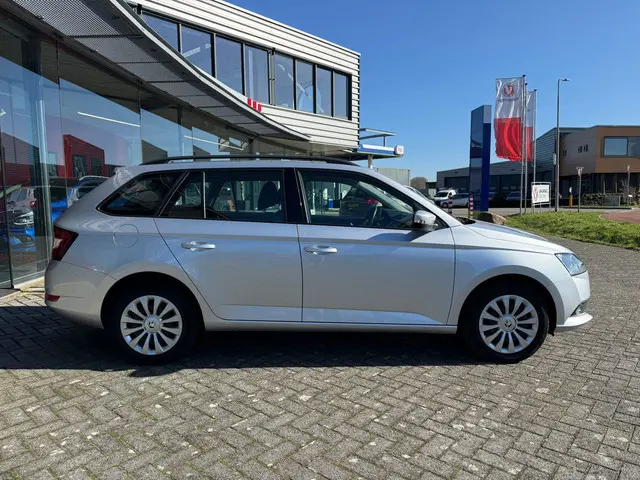 Škoda Fabia Combi 1.0 TSI Ambition 2022 Benzine 6