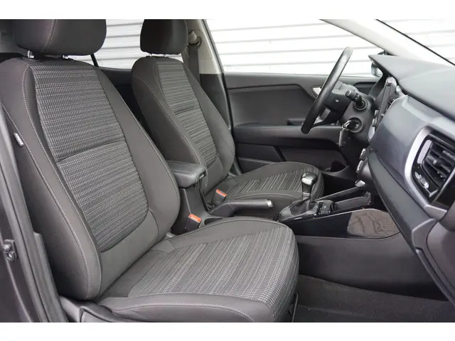 Kia Stonic 1.4 MPi 2019 Benzine 27