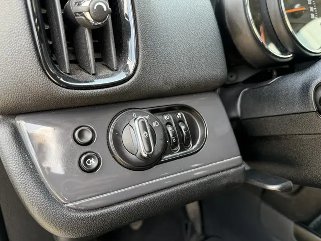 MINI Countryman Mini 1.5 One 2017 Benzine 16