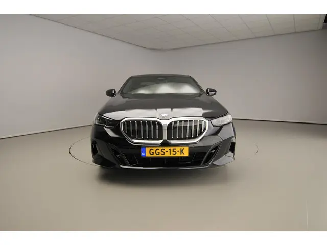 BMW 5 Serie Sedan 540d xDrive 2024 Diesel 5