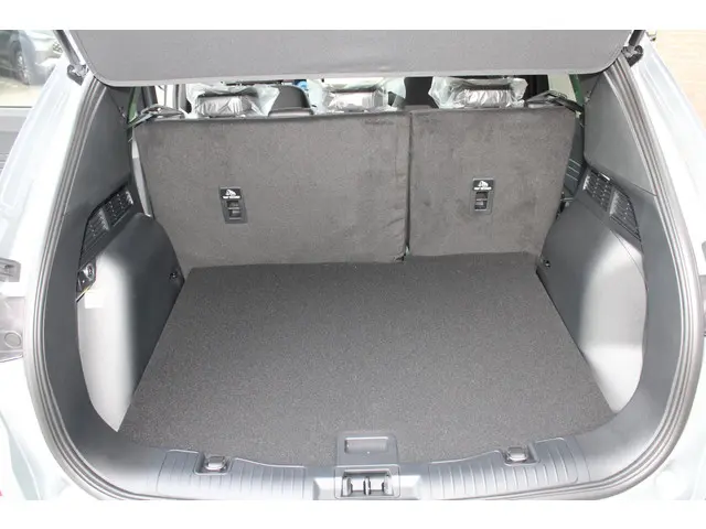 Ford Kuga 2.5 PHEV Titanium 2025 Hybride Benzine 18