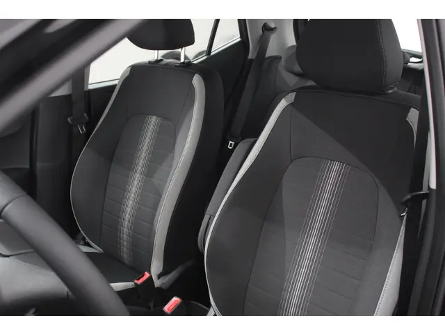 Hyundai i10 1.0 Automaat Comfort 5-zits 2024 Benzine 9