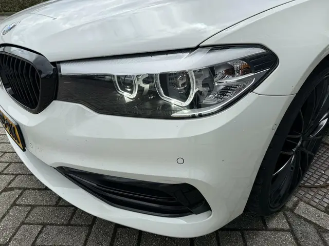 BMW 5 Serie 530i High Executive 2019 Benzine 9