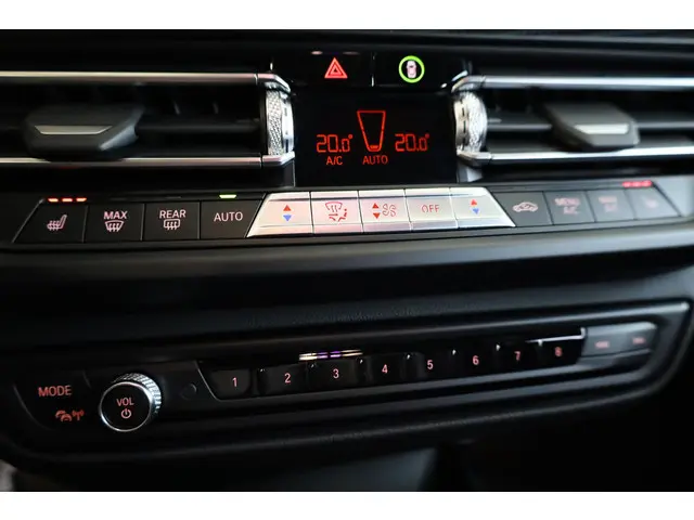 BMW 1 Serie 5-deurs 118i 2022 Benzine 18