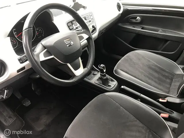 SEAT Mii 1.0 Mii Cosmopolitan 2017 Benzine 5