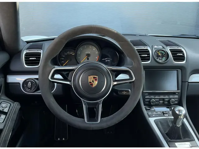 Porsche Cayman GT4 3.8 2017 Benzine 12