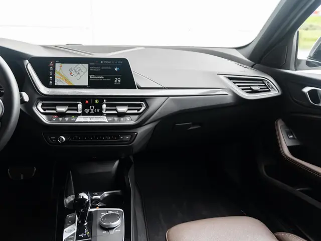 BMW 1 Serie 118i 2022 Benzine 9