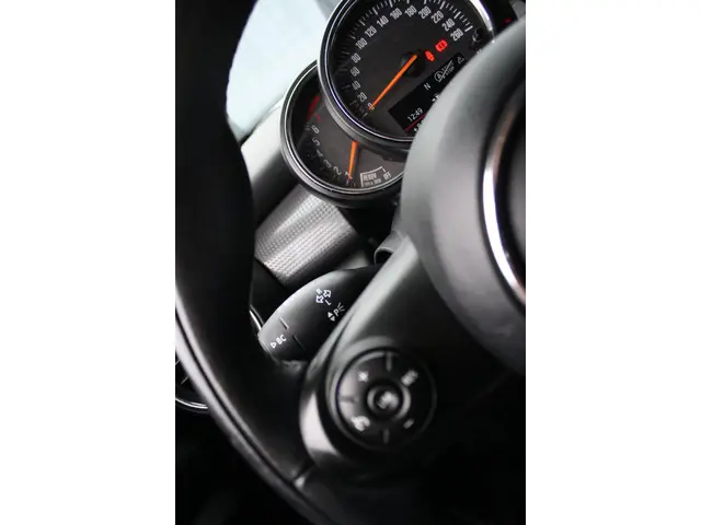 MINI One Mini 1.2 Chili Business 2015 Benzine 23