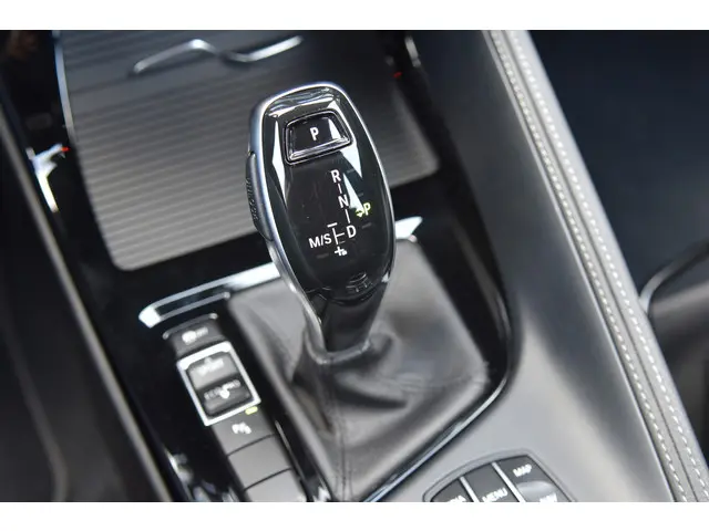BMW X1 sDrive20i VDL Nedcar Edition 2020 Benzine 12