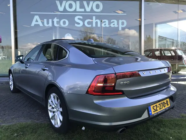 Volvo S90 2.0 T5 Momentum Luxury Line 2018 Benzine 3
