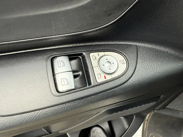 Mercedes-Benz Vito 116 1.9 CDI 2024 Diesel 24