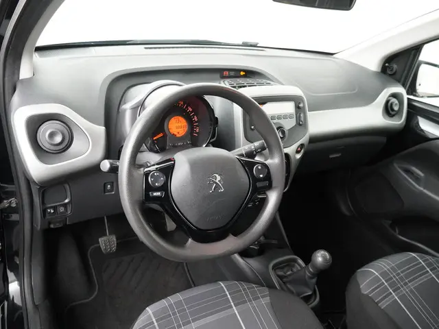 Peugeot 108 1.0 e-VTi Active 2017 Benzine 12