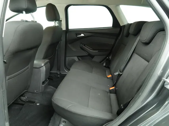 Ford Focus Wagon 1.0 Lease Edition 2018 Benzine 10