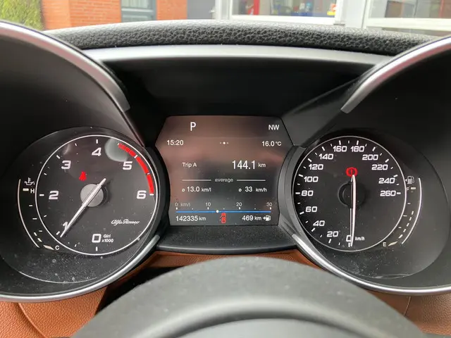 Alfa Romeo Giulia 2.2 Eco Business Super 2018 Diesel 24