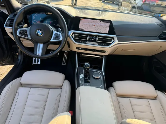 BMW 3 Serie 330i High Executive 2018 Benzine 15