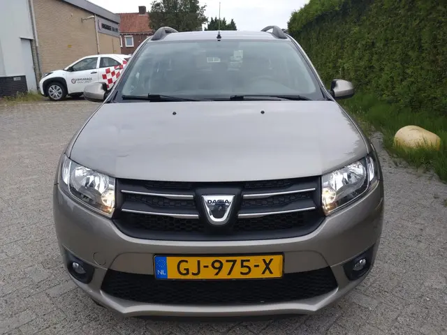 Dacia Logan MCV 0.9 TCe Lauréate 2015 Benzine 6