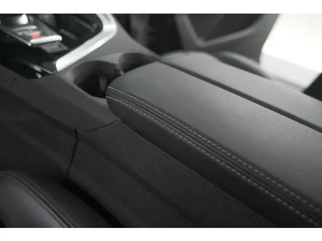Peugeot 3008 1.6 PureTech 180 GT Line 2019 Benzine 40
