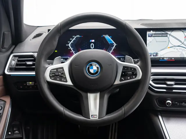 BMW 3 Serie Touring 320e 2024 Hybride Benzine 8