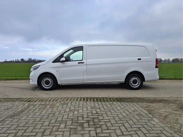 Mercedes-Benz Vito 2