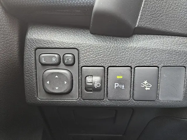 Toyota Auris 1.8 Hybrid Executive 2015 Hybride Benzine 16