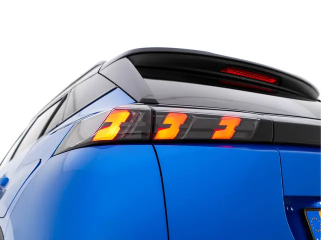 Peugeot e-2008 EV GT 50 kWh {SOH-91%} 2020 Elektrisch 31