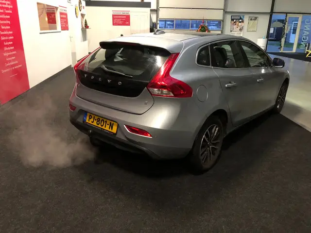 Volvo V40 3