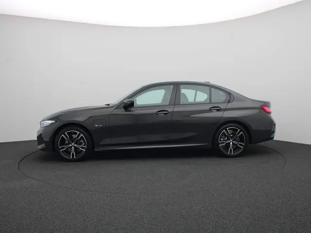 BMW 3 Serie Sedan 320e 2024 Hybride Benzine 4
