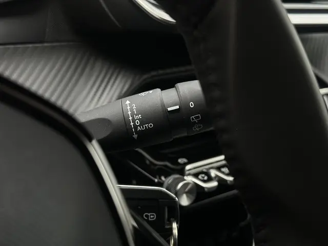 Peugeot 2008 1.2 PureTech 100 Allure 2024 Benzine 29