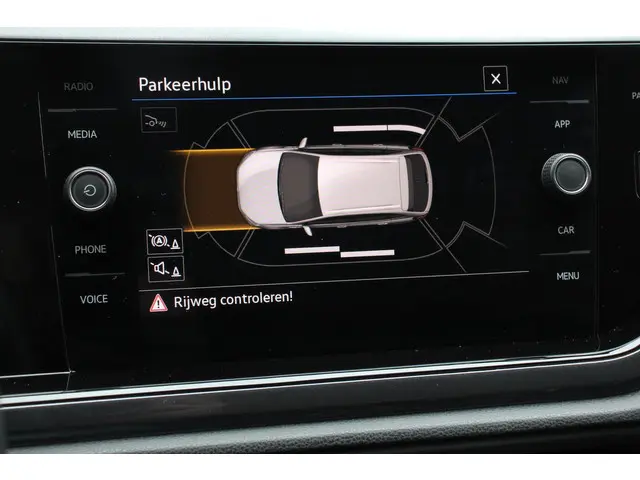 Volkswagen Taigo 1.5 TSI 150pk DSG Style 2022 Benzine 19