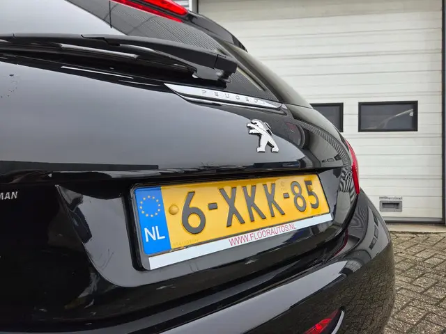 Peugeot 208 1.2 VTi Style 2014 Benzine 12