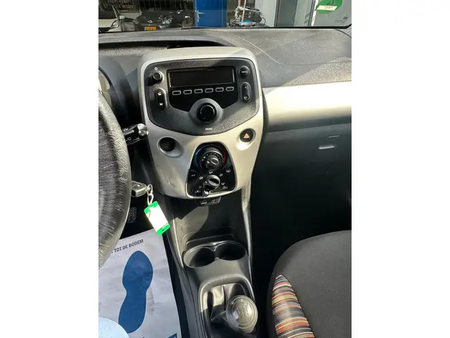 Citroën C1 1.0 e-VTi Airscape Shine 2015 Benzine 8