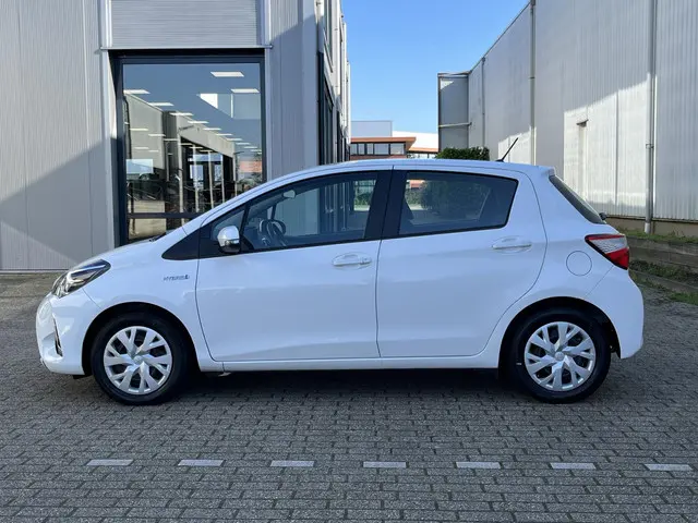 Toyota Yaris 1.5 Hybrid Active 2019 Hybride Benzine 24