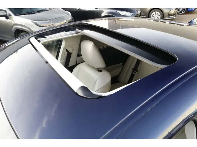 Lexus ES 300h President Line 2024 Hybride Benzine 11