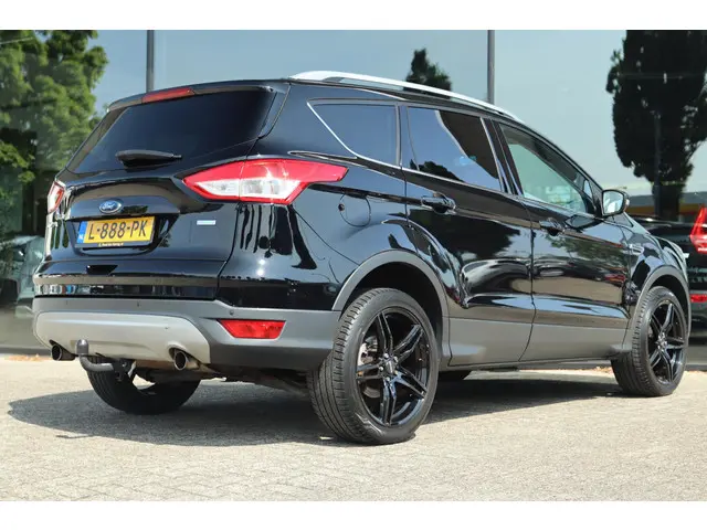 Ford Kuga 1.5 TITANIUM 2015 Benzine 2
