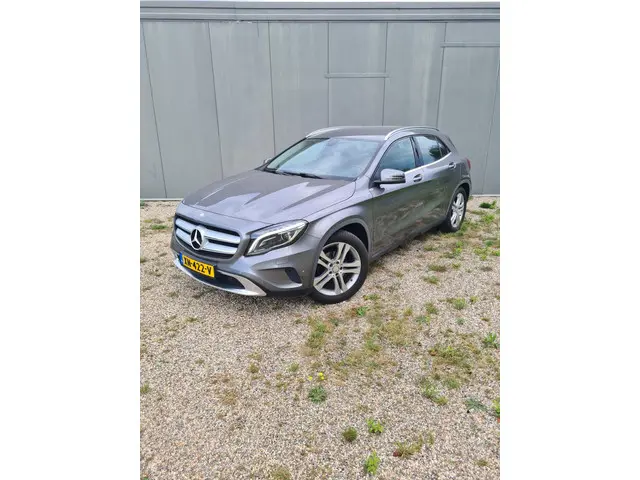 Mercedes-Benz GLA 180 Prestige 2015 Benzine 14
