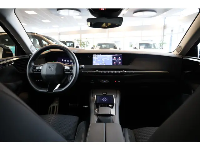 DS DS 4 e-Tense 225 'Etoile' 2024 Hybride Benzine 22