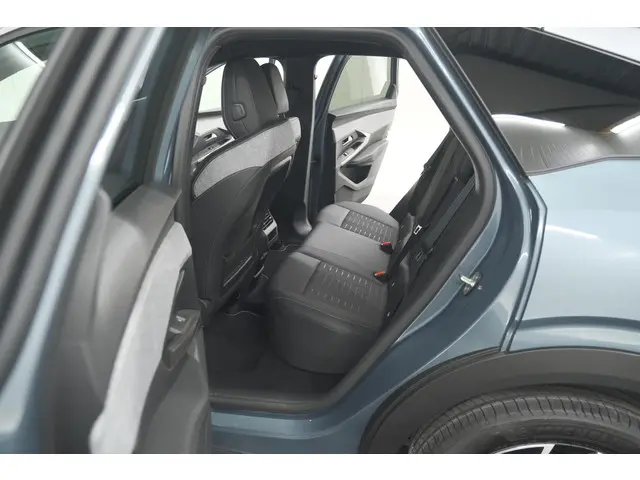 Peugeot 3008 1.2 Hybrid 145 GT 2025 Hybride Benzine 29