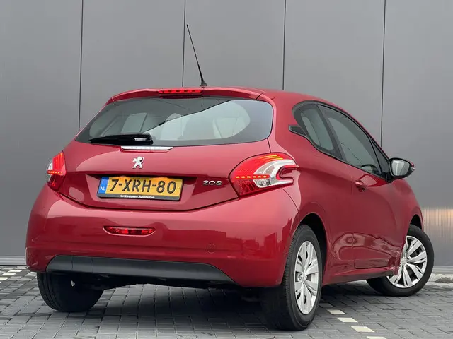 Peugeot 208 1.2 VTi Active 2014 Benzine 2
