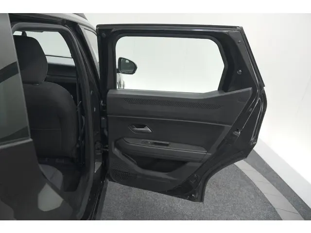 Dacia Duster Mild Hybrid 130 Expression 2025 Benzine 60