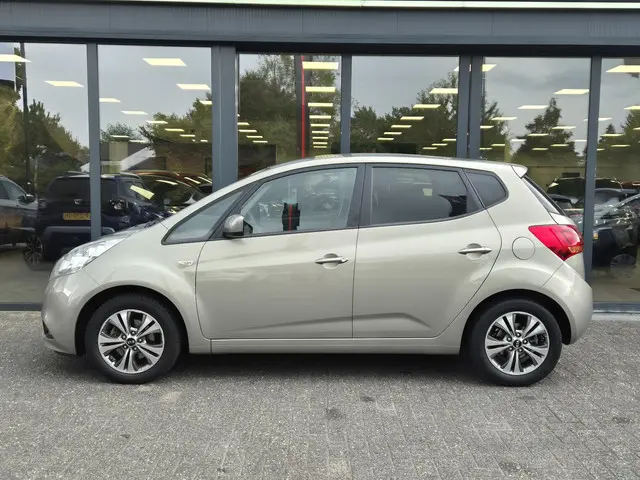 Kia Venga 1.4 CVVT First Edition 2015 Benzine 3