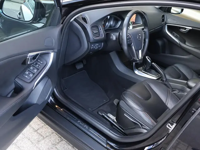 Volvo V40 Cross Country T3 Polar+ Luxury 2019 Benzine 9