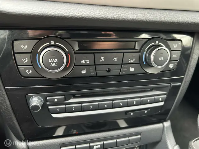 BMW X1 sDrive18i * AUTOMAAT * NAVIGATIE * AIRCO * 2013 Benzine 16