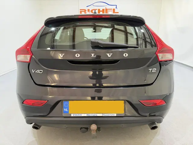 Volvo V40 V-40 1.6 T2 Momentum Navi 2014 Benzine 5